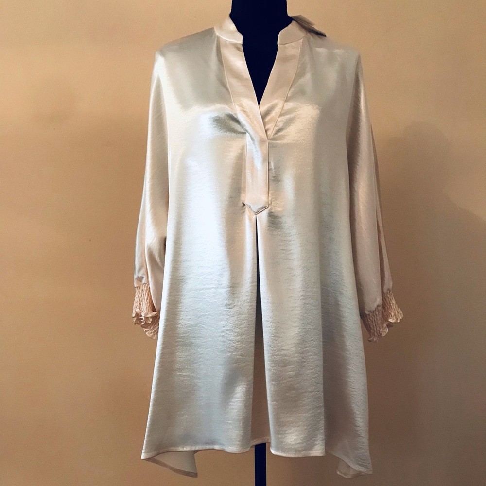 New Anne Klein satin blouse Size M